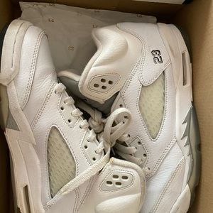 Jordan 5s size 5 GradeSchool